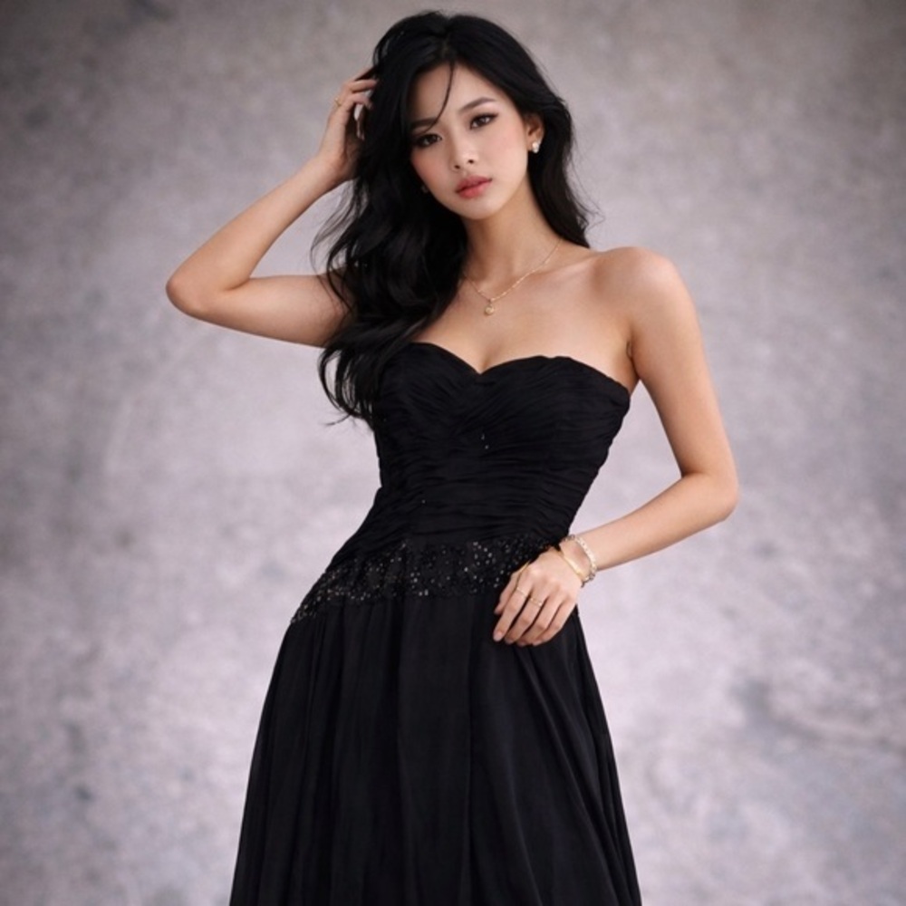 Sangria Black Strapless Ruched Chiffon Evening Gown Size 10 Formal Cocktail